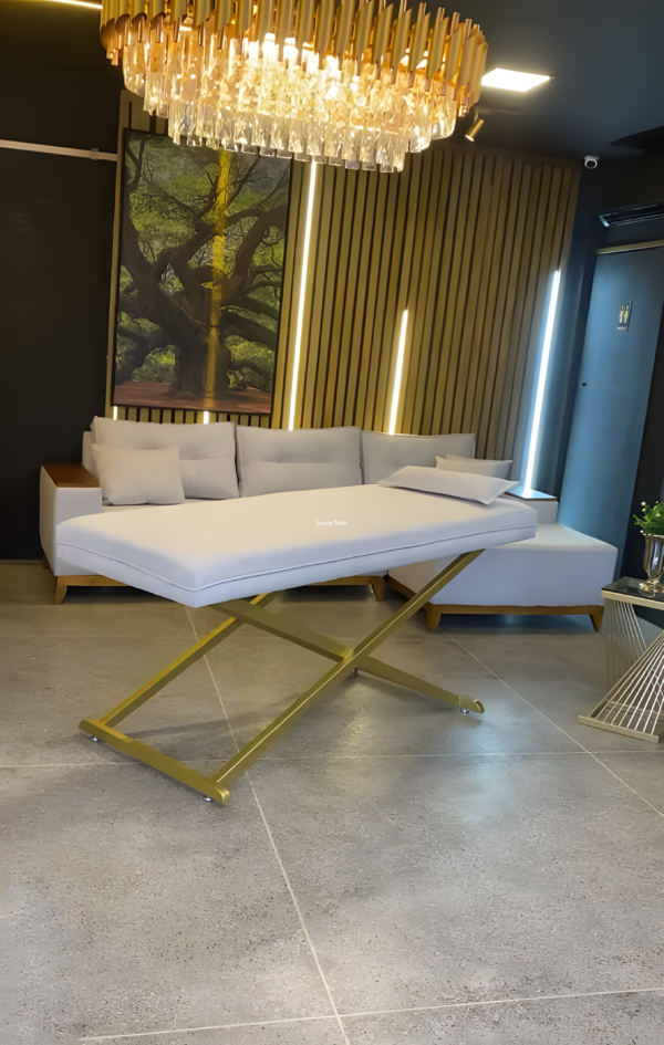 FOTO CORTADA (1) Maca Reta com Base Metálica Dourada – Modelo Elegance